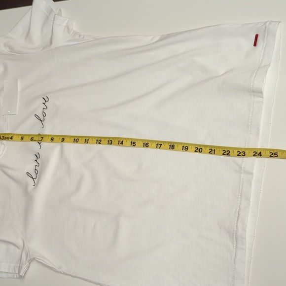 New n: Philanthropy Barry's t-shirt - Picture 7 of 10